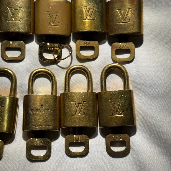 Louis Vuitton Gold Lock and Key Collection - Picture 6 of 6